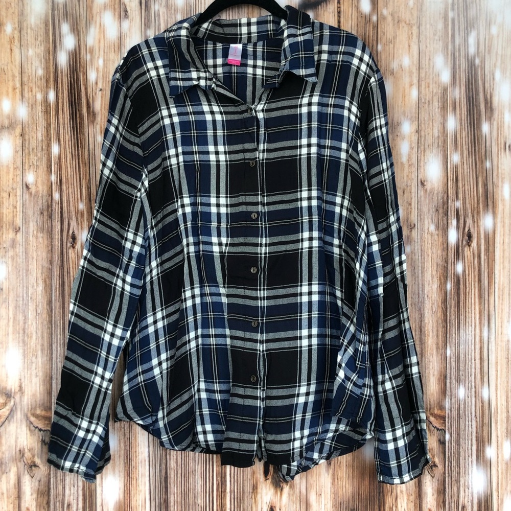No Boundaries Plaid Long Sleeve Button Up Shirt
